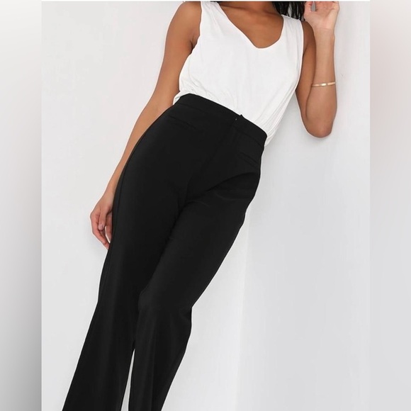 Lulus Women's Ivory V-Neck Sleeveless Bodysuit Business Casual size M  NWT - Picture 3 of 7